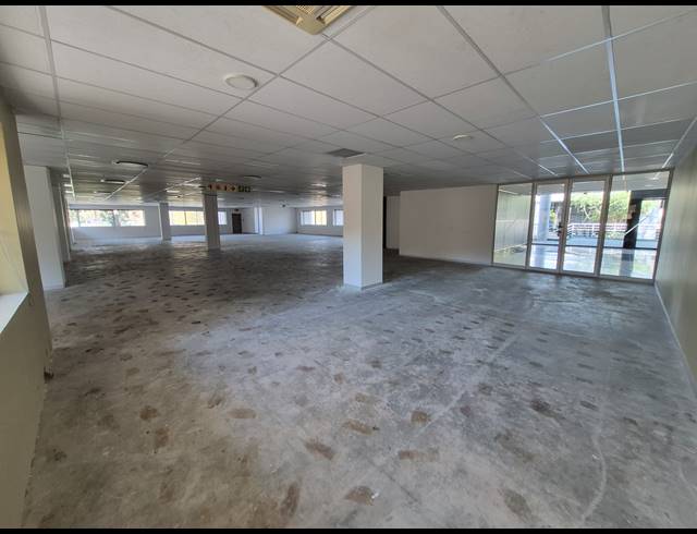 686M² OFFICE TO LET IN WOODMEAD